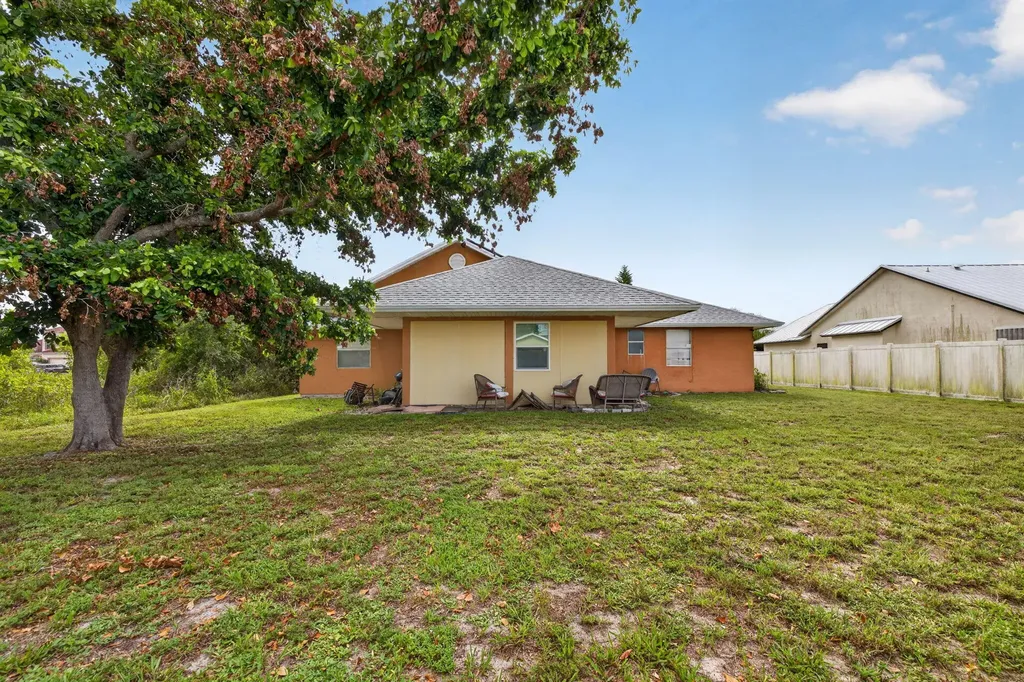 3586 SW Pumpkin Street Port St Lucie FL 34953