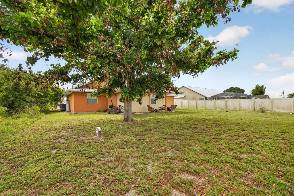 3586 SW Pumpkin Street Port St Lucie FL 34953