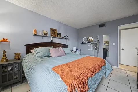 240 W Park Drive Miami FL 33172