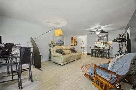 240 W Park Drive Miami FL 33172