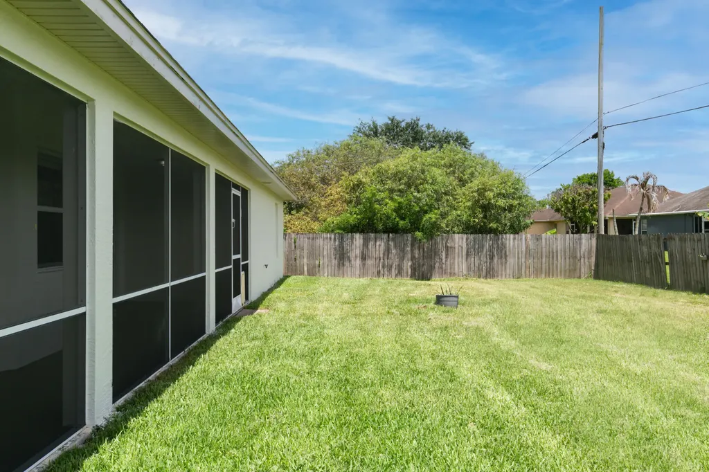 1218 SW Santiago Avenue Port St Lucie FL 34953