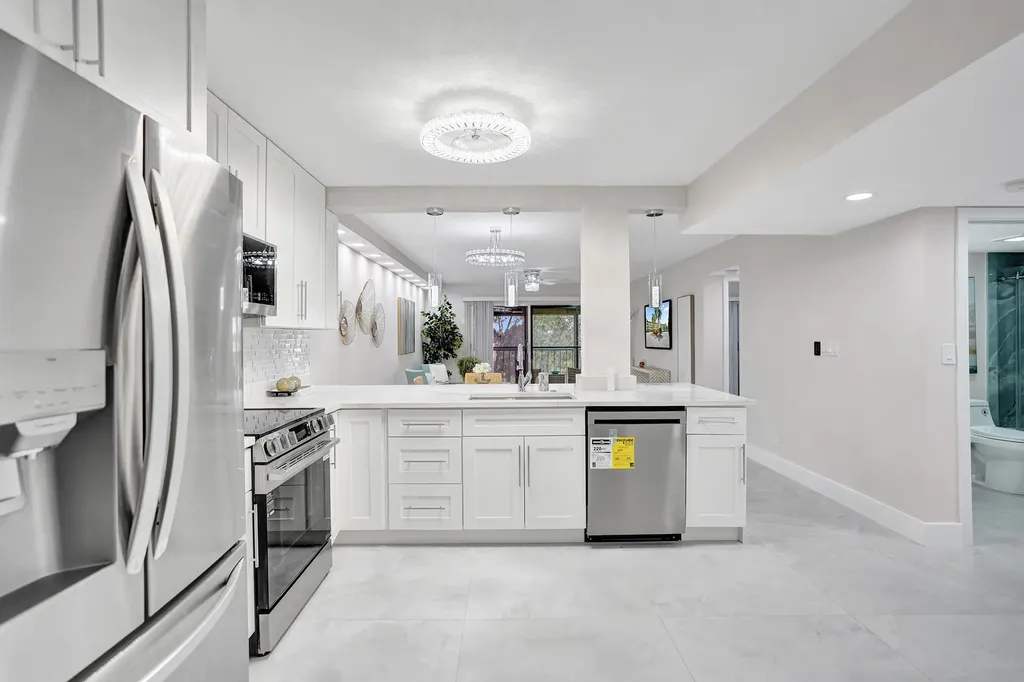 7146 Huntington Lane Delray Beach FL 33446