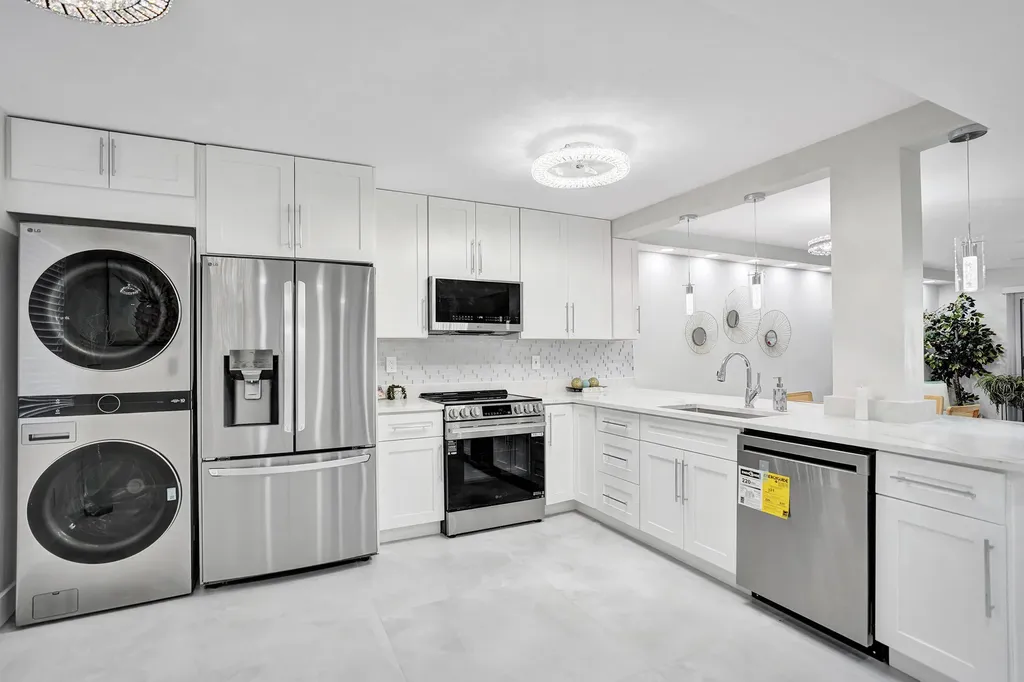 7146 Huntington Lane Delray Beach FL 33446