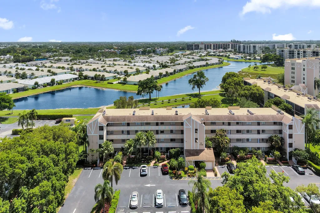 7146 Huntington Lane Delray Beach FL 33446