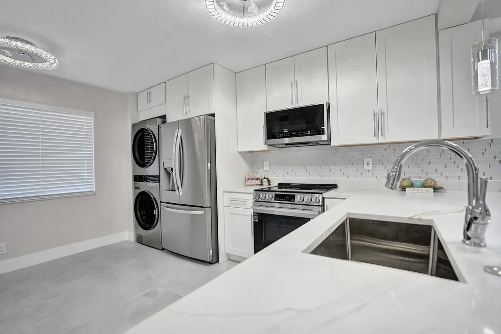 7146 Huntington Lane Delray Beach FL 33446