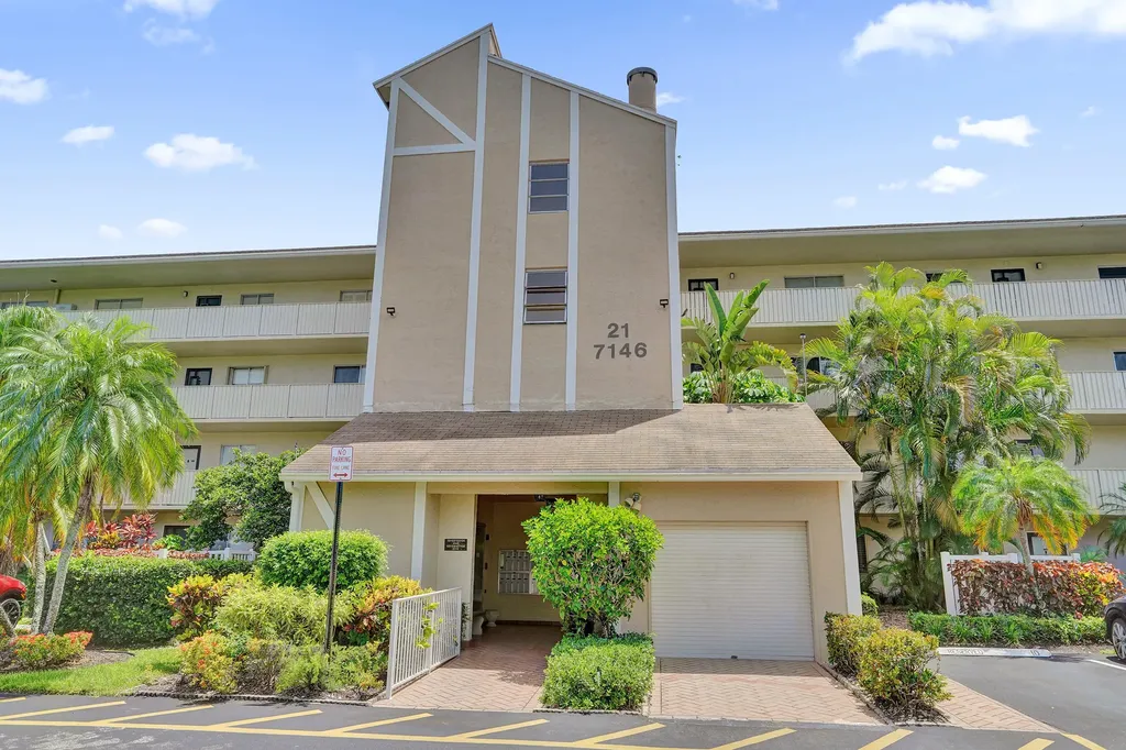 7146 Huntington Lane Delray Beach FL 33446