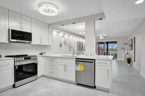 7146 Huntington Lane Delray Beach FL 33446