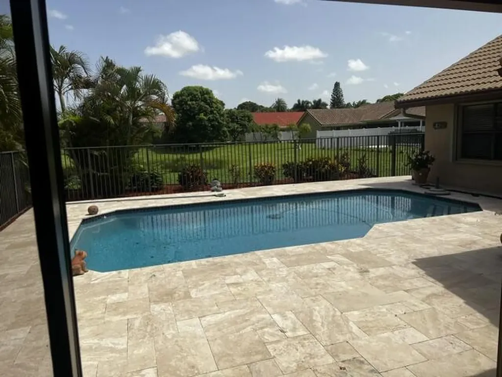 6063 Sunberry Circle Boynton Beach FL 33437