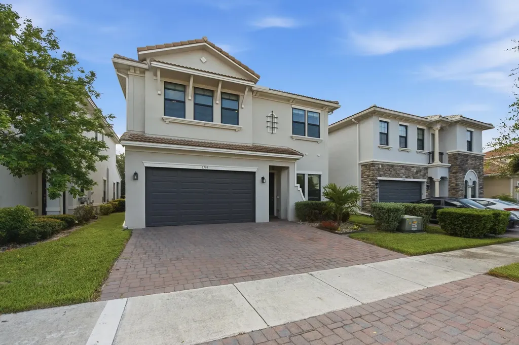 3791 NW 87th Way Coral Springs FL 33065