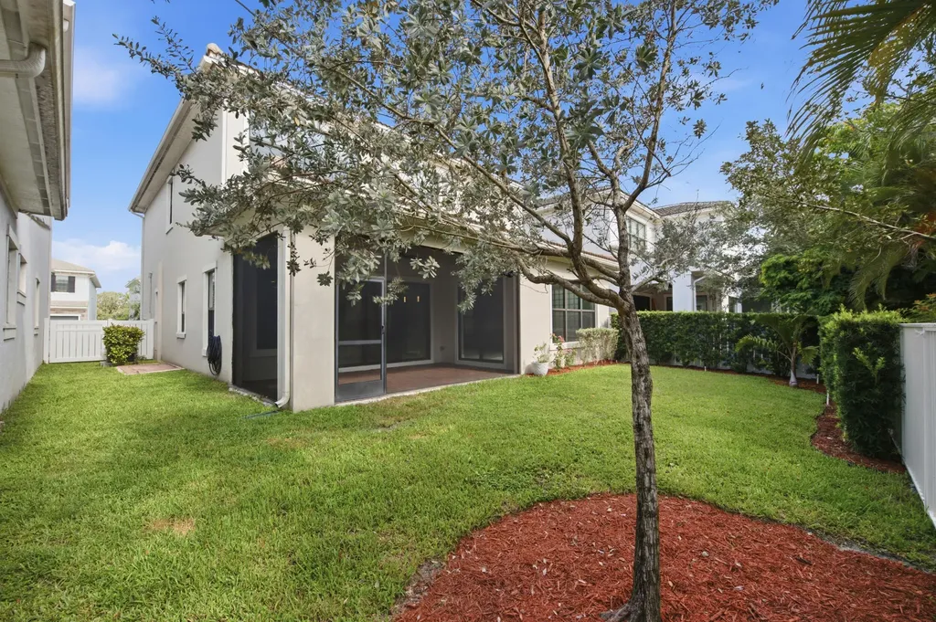 3791 NW 87th Way Coral Springs FL 33065
