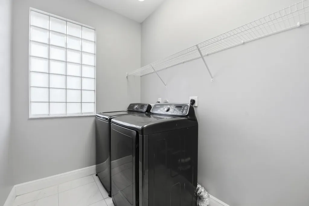 3791 NW 87th Way Coral Springs FL 33065