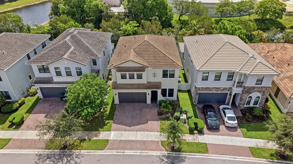 3791 NW 87th Way Coral Springs FL 33065