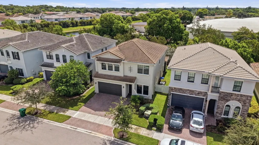 3791 NW 87th Way Coral Springs FL 33065