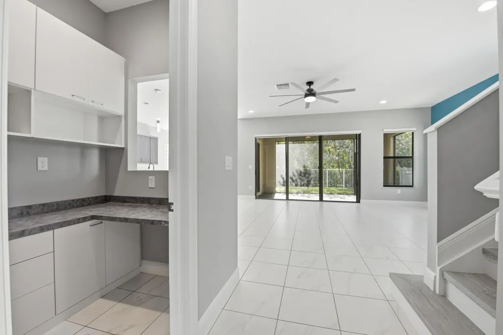 3791 NW 87th Way Coral Springs FL 33065