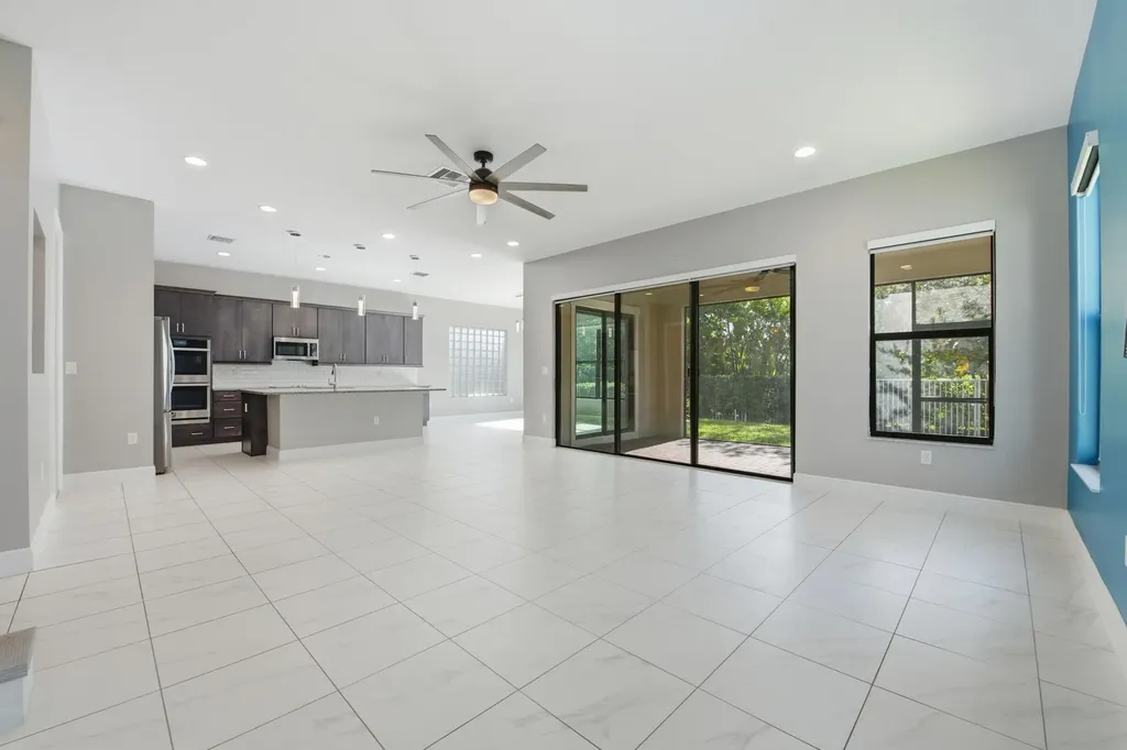 3791 NW 87th Way Coral Springs FL 33065