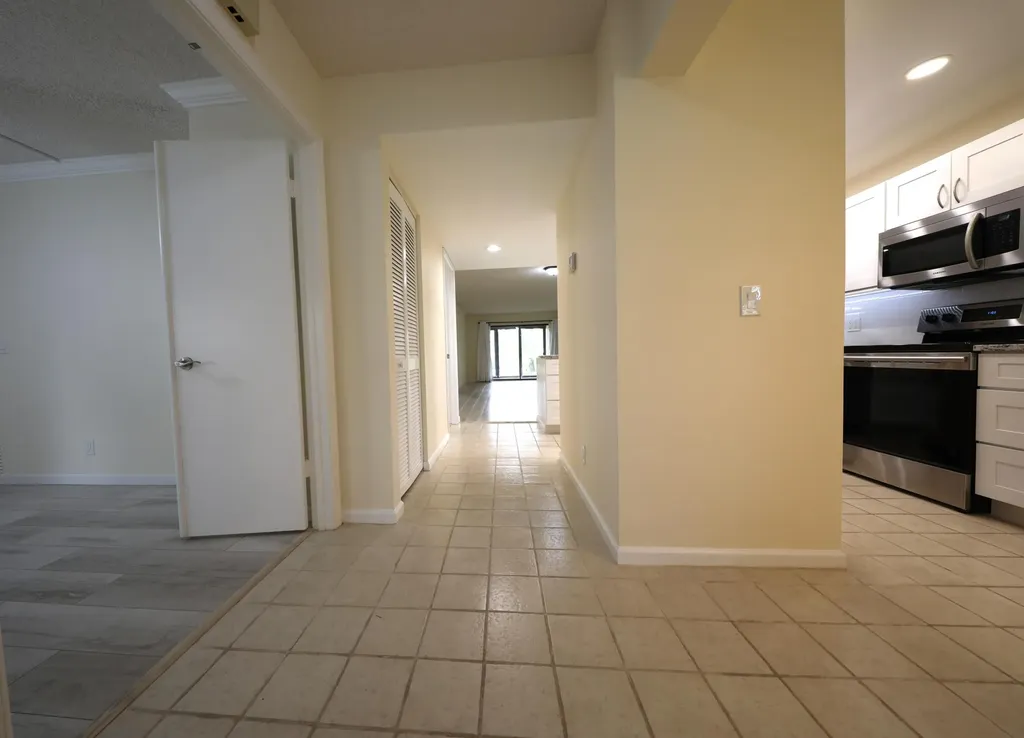 10187 Mangrove Drive Boynton Beach FL 33437