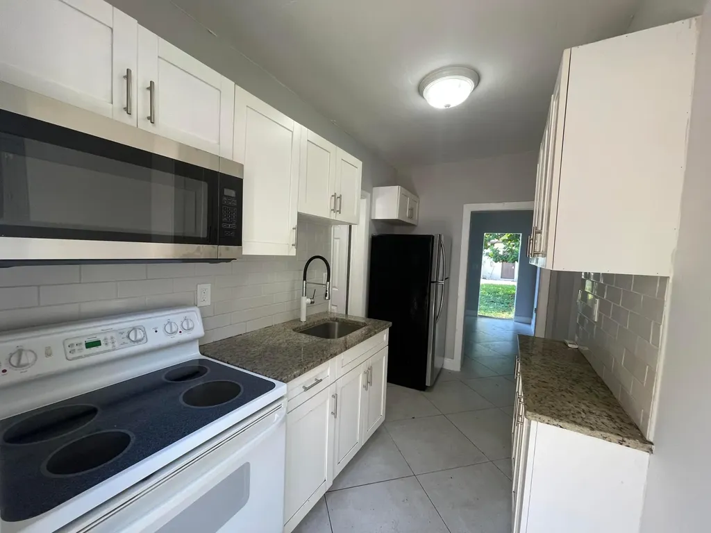 103 NW 7th Avenue Pompano Beach FL 33060