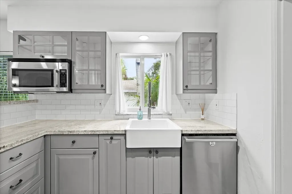 305 NE 14th Avenue Fort Lauderdale FL 33301