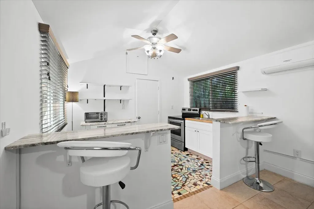 305 NE 14th Avenue Fort Lauderdale FL 33301