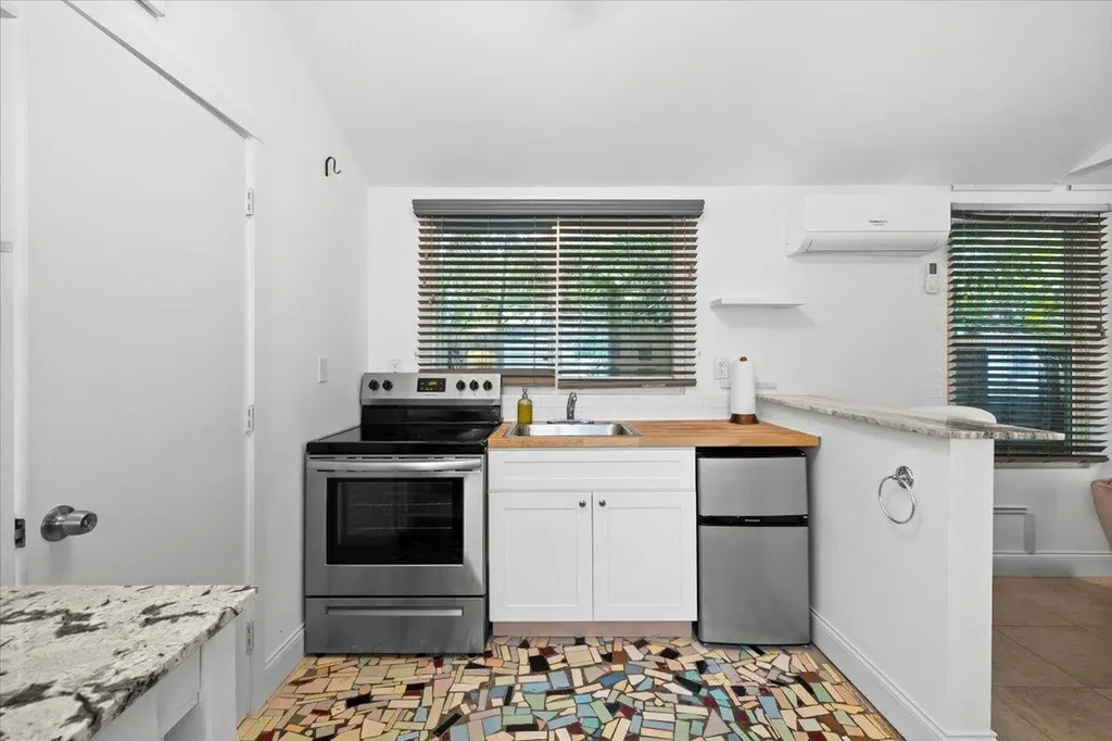 305 NE 14th Avenue Fort Lauderdale FL 33301