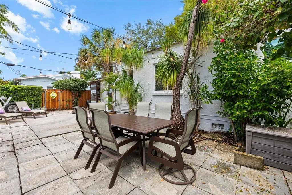 305 NE 14th Avenue Fort Lauderdale FL 33301