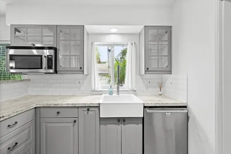 305 NE 14th Avenue Fort Lauderdale FL 33301