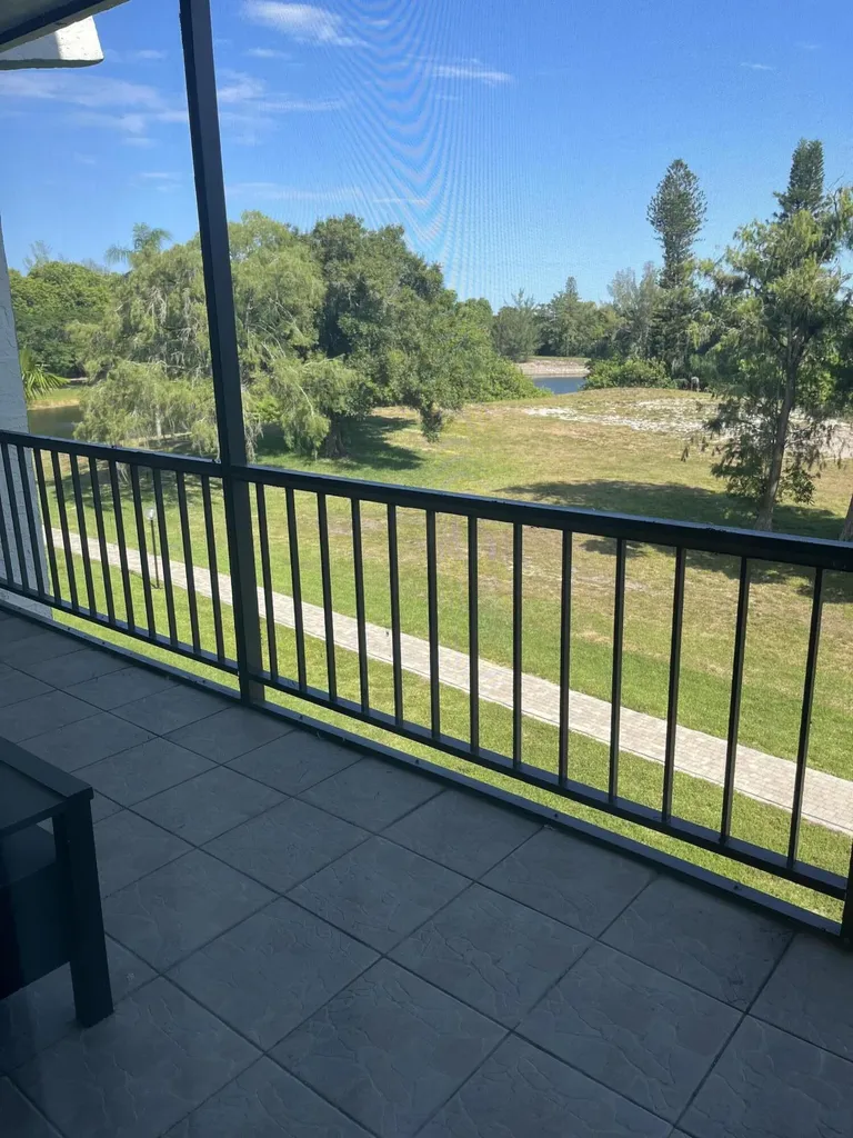 6020 NW 44th Street Lauderhill FL 33319