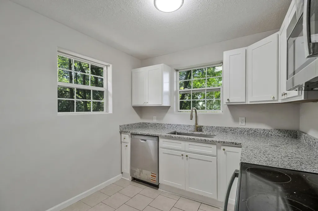 3031 W Jackson Street Pensacola FL 32505