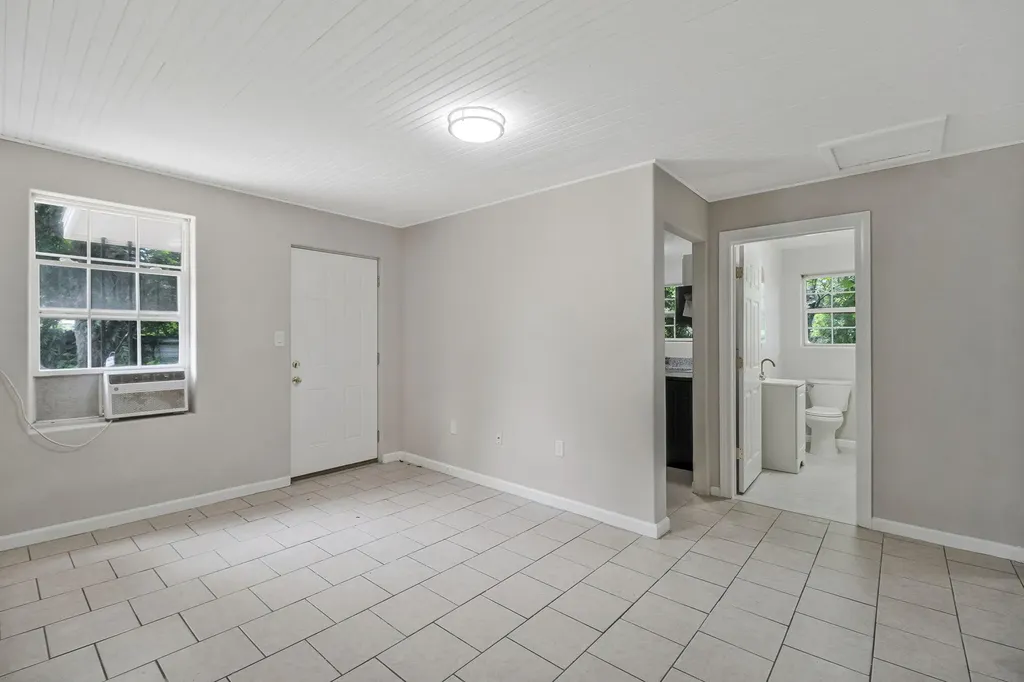 3031 W Jackson Street Pensacola FL 32505