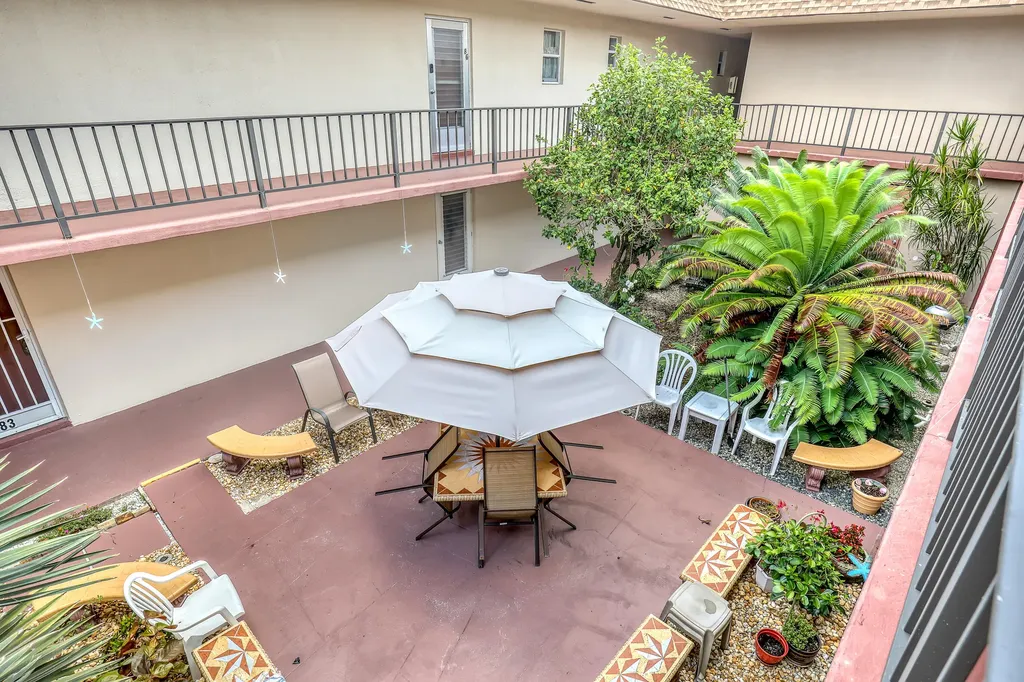 504 Davis Road Palm Springs FL 33461