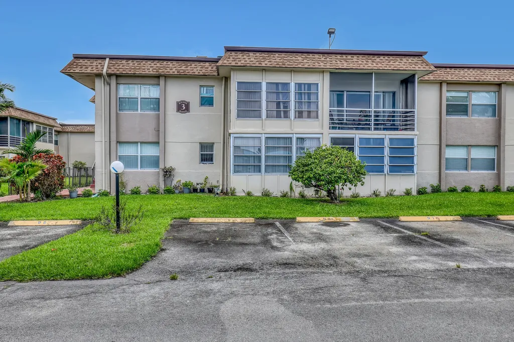 504 Davis Road Palm Springs FL 33461