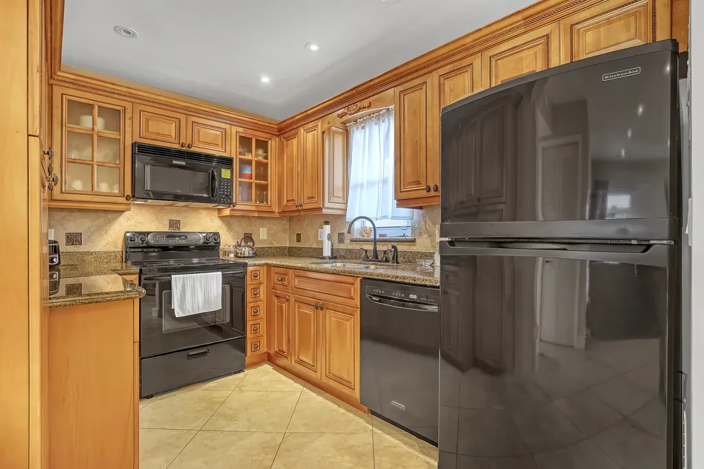 504 Davis Road Palm Springs FL 33461