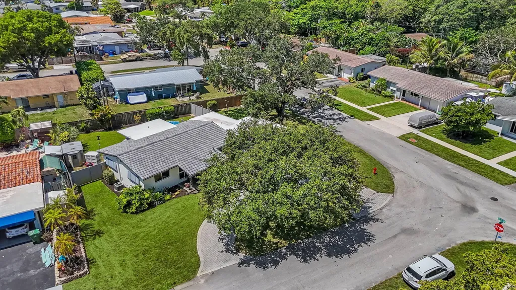 2740 SW 16th Street Fort Lauderdale FL 33312