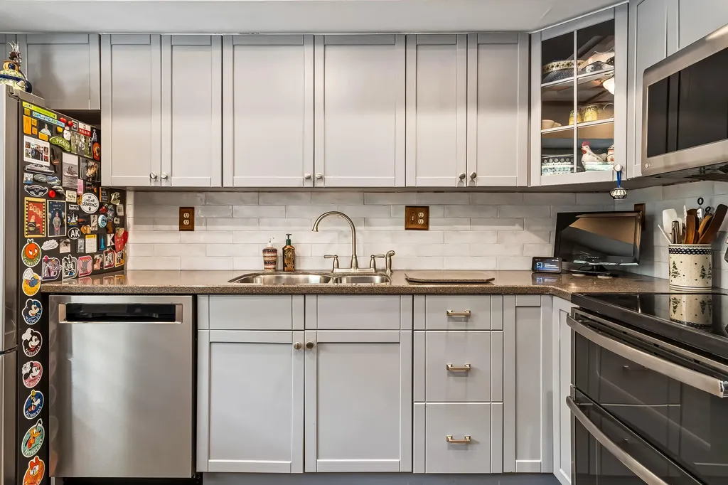 9533 NW 2nd Place Coral Springs FL 33071