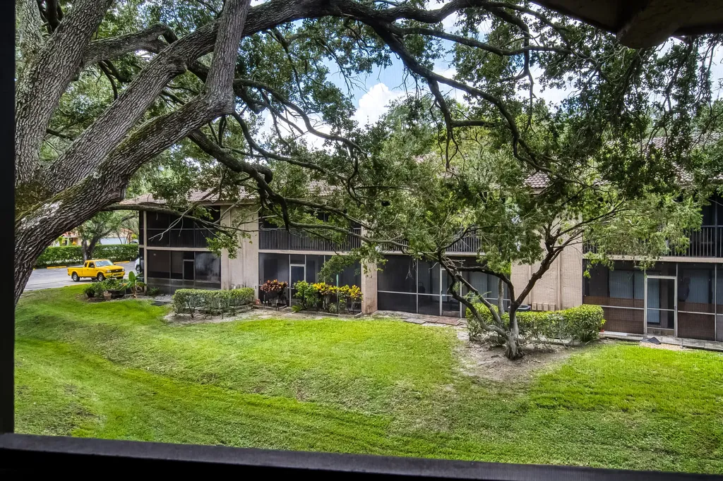 9533 NW 2nd Place Coral Springs FL 33071