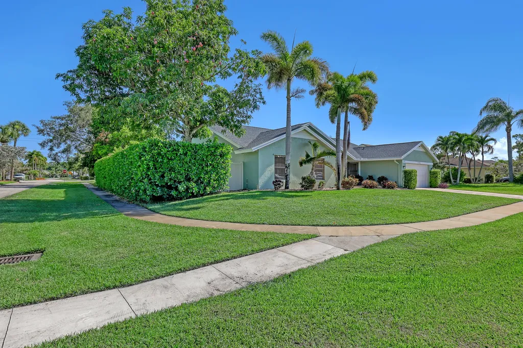 13785 Exotica Lane Wellington FL 33414
