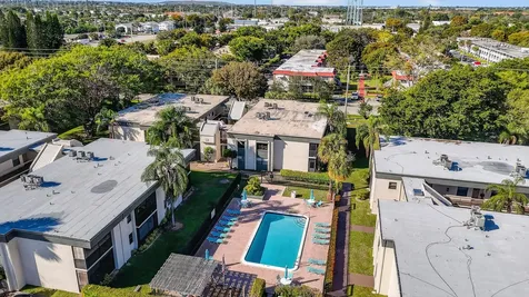 265 SE 10th Street Deerfield Beach FL 33441