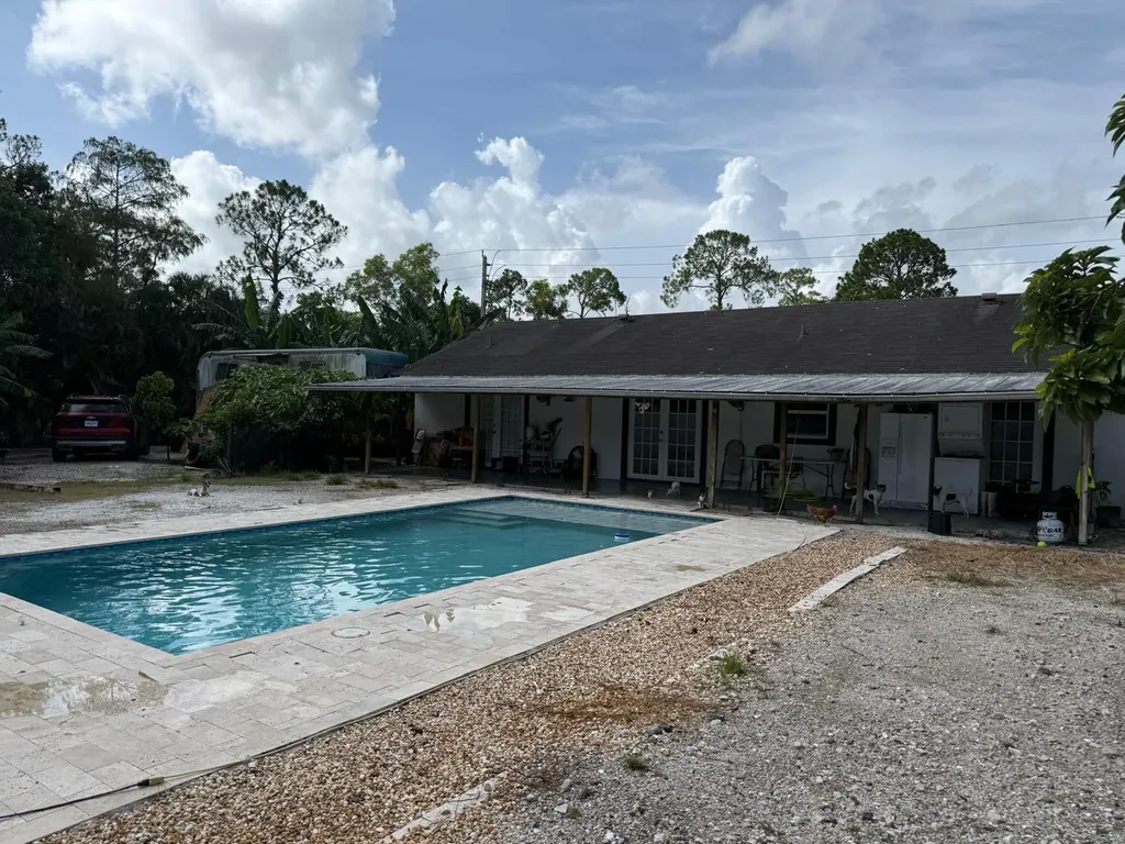 16393 E Lancashire Drive E The Acreage FL 33470