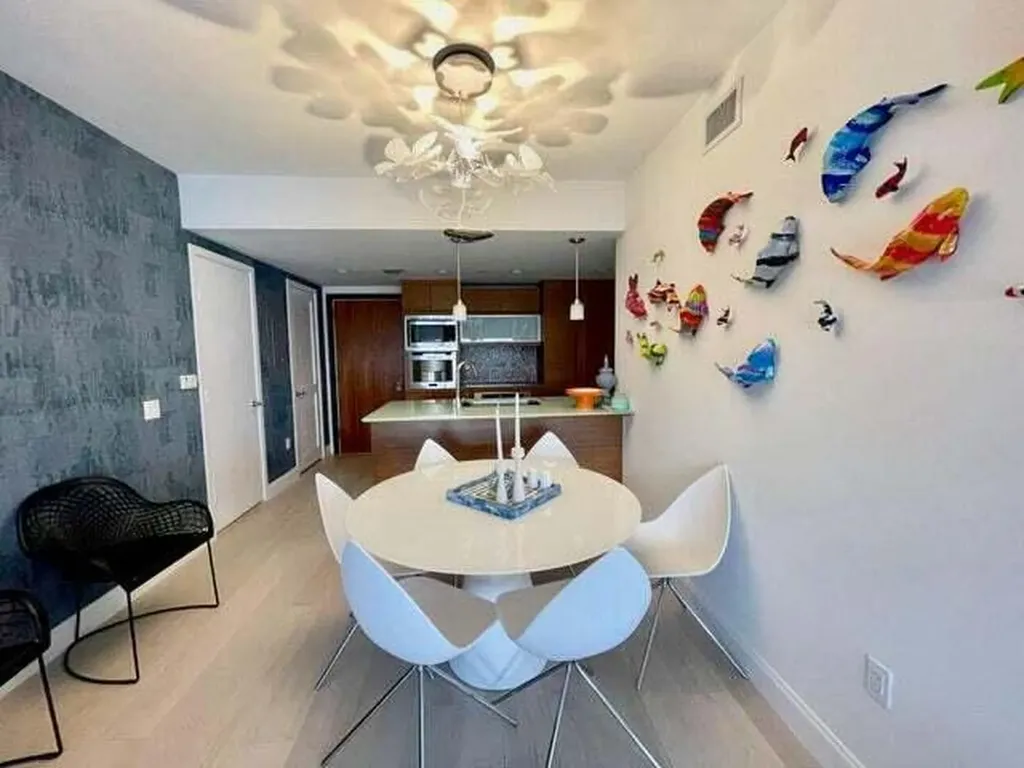 5875 Collins Avenue Miami Beach FL 33140