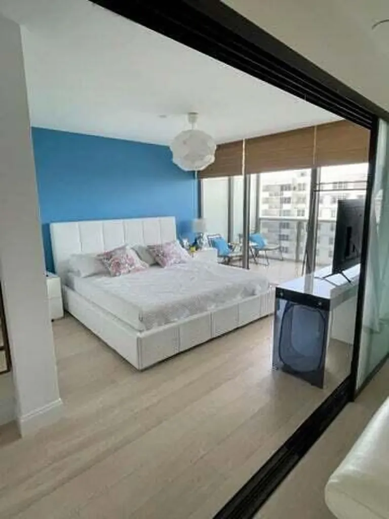 5875 Collins Avenue Miami Beach FL 33140