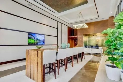 5875 Collins Avenue Miami Beach FL 33140