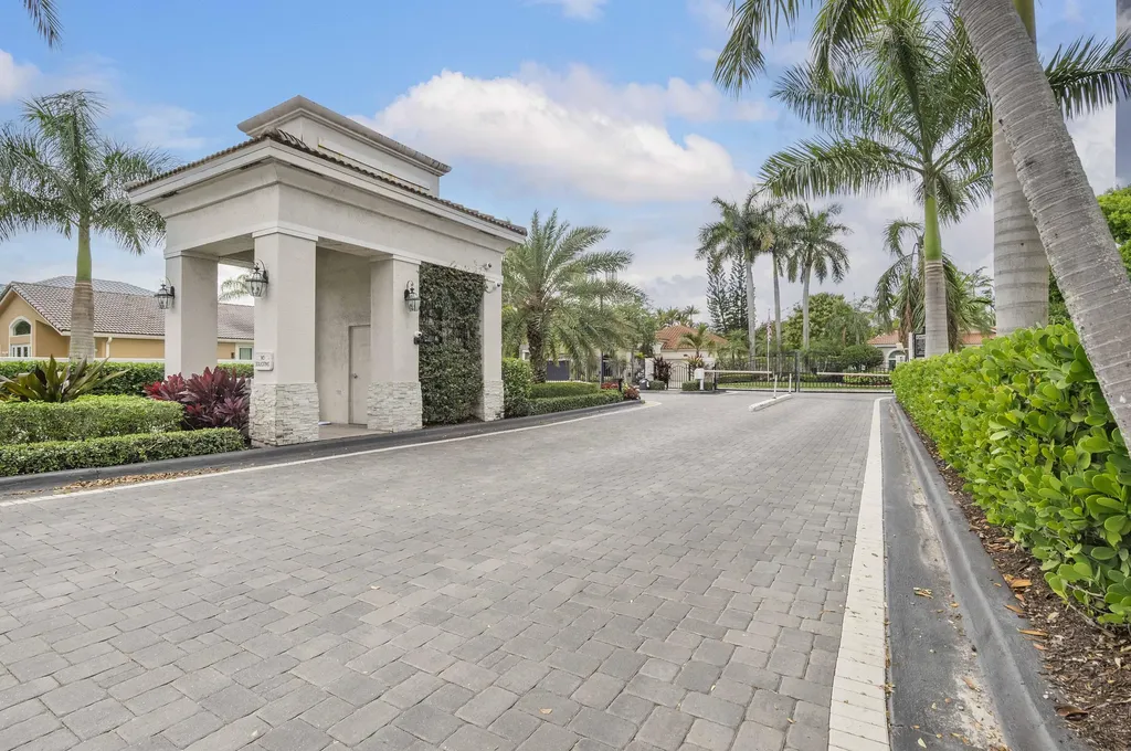 11622 NW 13th Manor Coral Springs FL 33071