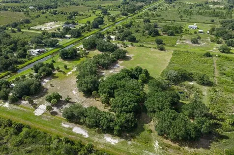 15320 NW 282nd Street Okeechobee FL 34972