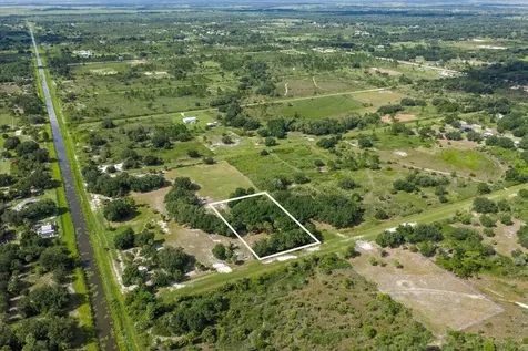15320 NW 282nd Street Okeechobee FL 34972