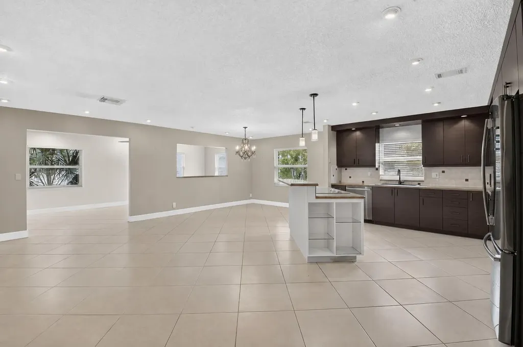 6103 Stanley Lane Delray Beach FL 33484