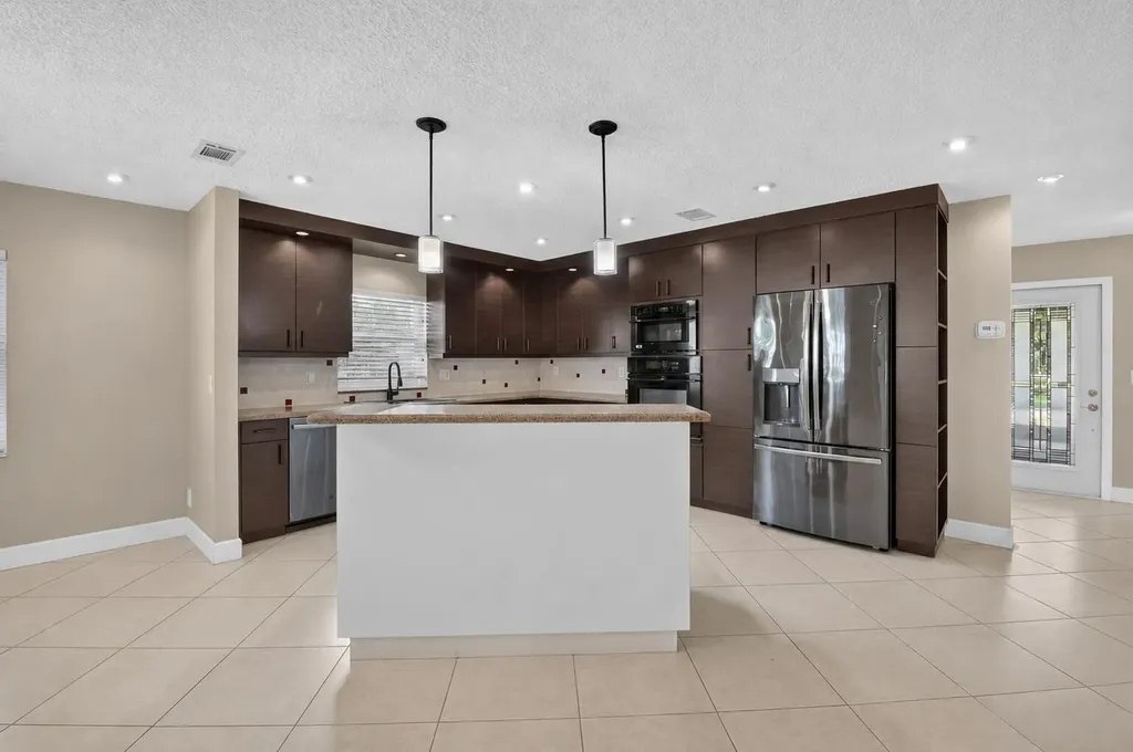 6103 Stanley Lane Delray Beach FL 33484