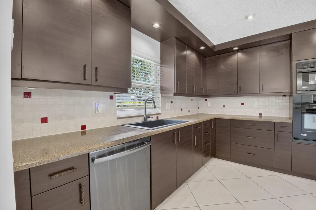 6103 Stanley Lane Delray Beach FL 33484