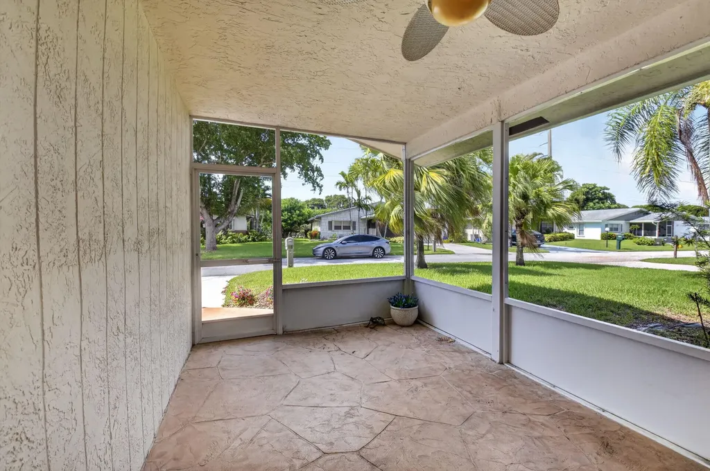 6103 Stanley Lane Delray Beach FL 33484