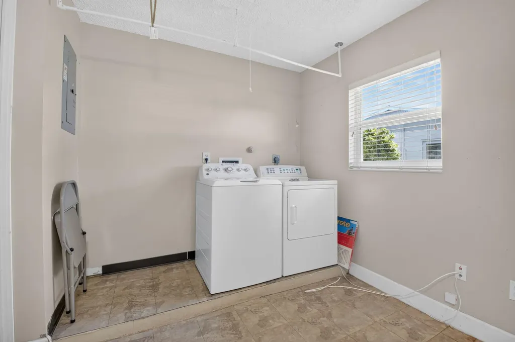 6103 Stanley Lane Delray Beach FL 33484