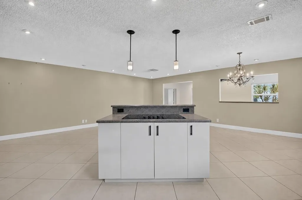 6103 Stanley Lane Delray Beach FL 33484
